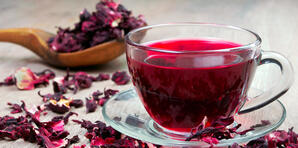 Hibiscus e frumos ca aspect și benefic pentru organism